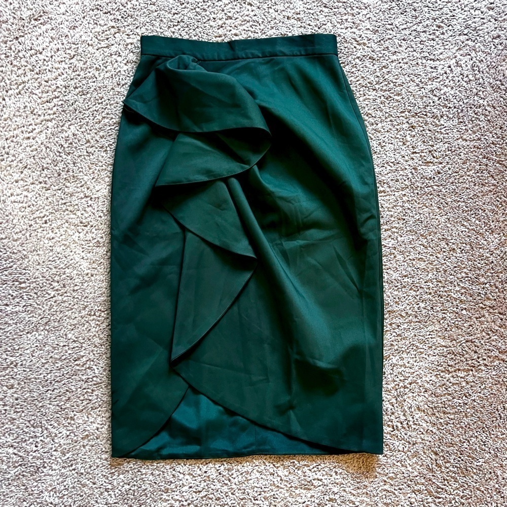 618 Six One Eight satin green pencil skirt size small